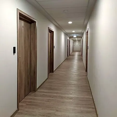 Hotel Uran *